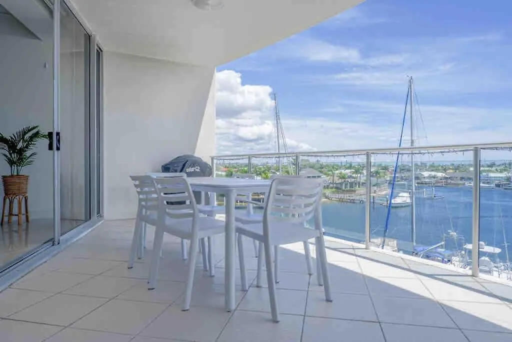 Waterfront Elegance With Pool & Jetty Access Apartment Buddina