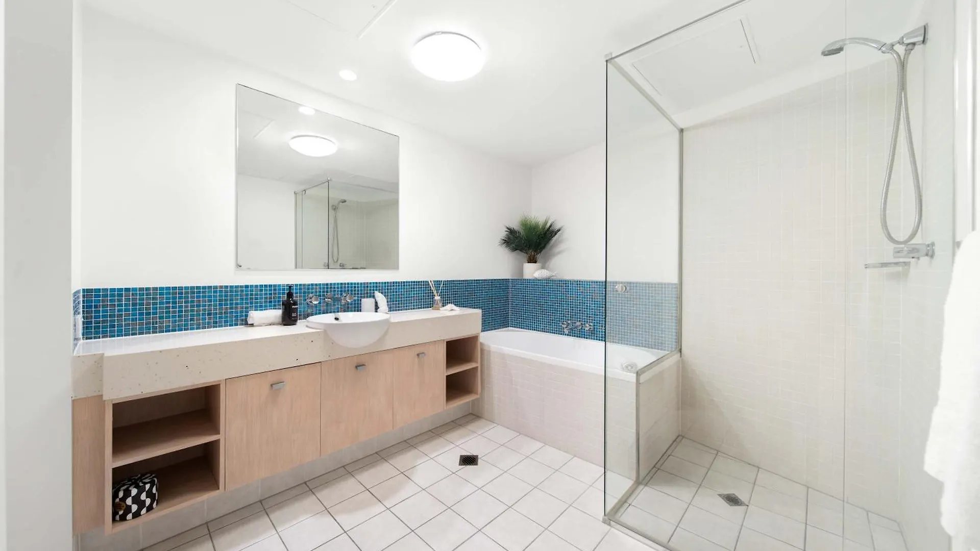 Appartamento Waterfront Elegance With Pool & Jetty Access Buddina