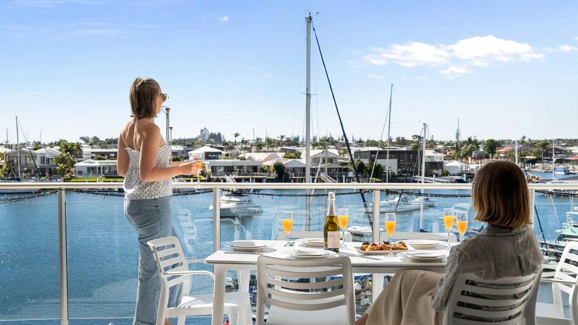 Waterfront Elegance With Pool & Jetty Access Appartement Buddina