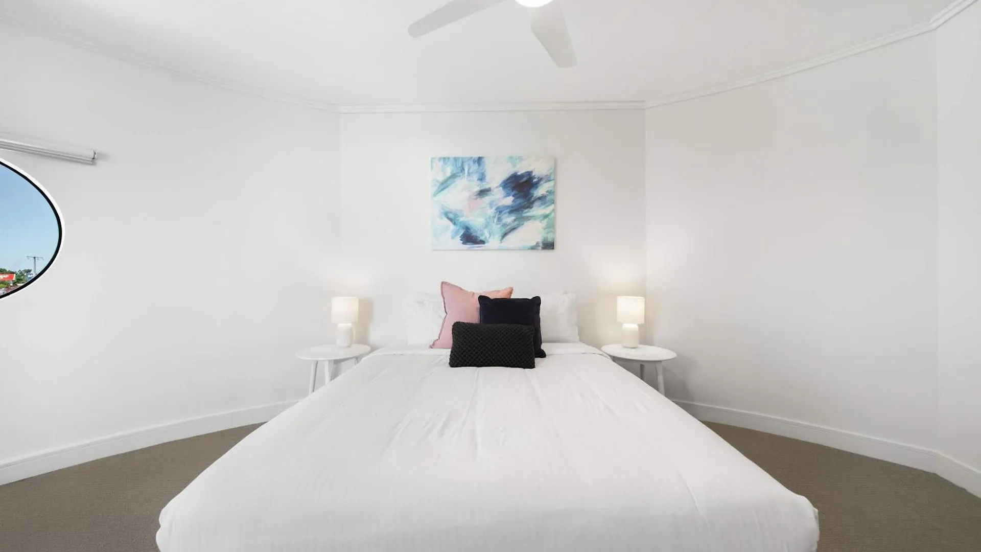 Waterfront Elegance With Pool & Jetty Access Appartement Buddina
